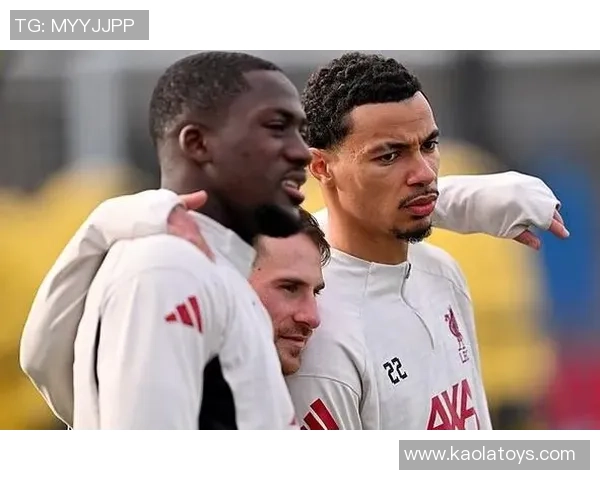 绿茵场上的“独舞”：埃基蒂克家中颠球加练，技术革新的秘密武器